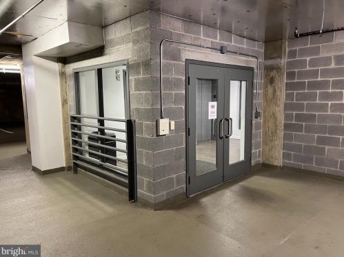 3883 Connecticut Ave, Washington DC  20008-4566 exterior