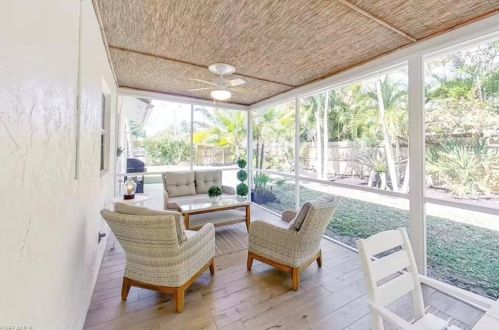 1271 Alhambra Cir, Naples FL 34103-3290 exterior