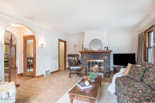 1401 Fremont Ave, Grand Rapids MI 49504-3017 exterior