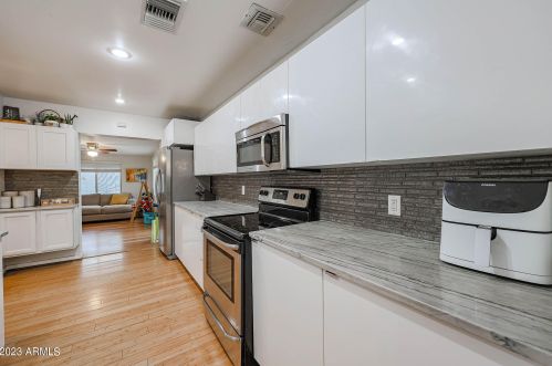 4820 14th Ave, Phoenix AZ  85013-2414 exterior