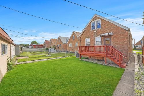 6130 Moody Ave, Chicago IL 60638-3545 exterior