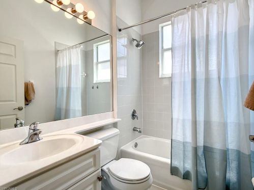 8532 Laurel Lk Blvd, Naples FL 34119-9792 exterior