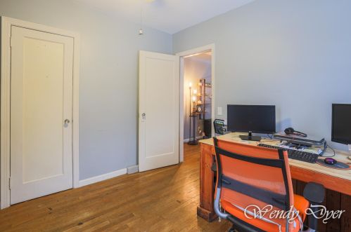 1042 Northlawn St, Grand Rapids MI 49505-3717 exterior