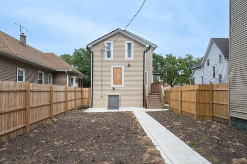 724 Long Ave, Chicago IL 60638-1731 exterior