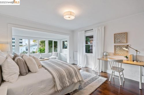 2542 Chilton Way, Berkeley CA 94704-2807 exterior