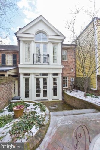 1103 Prince St, Alexandria VA 22314-2934 exterior