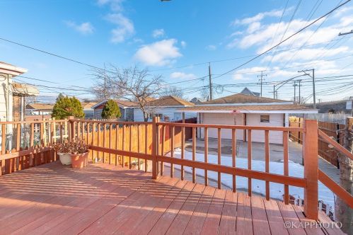 3549 58th St, Chicago IL 60629-3807 exterior