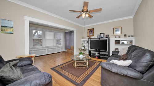 5706 Maplewood Ave, Chicago, IL 60659-5118