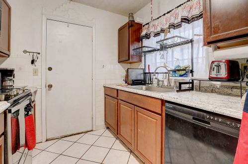 2351 Fruit Ave, Fort Pierce FL 34952-7422 exterior