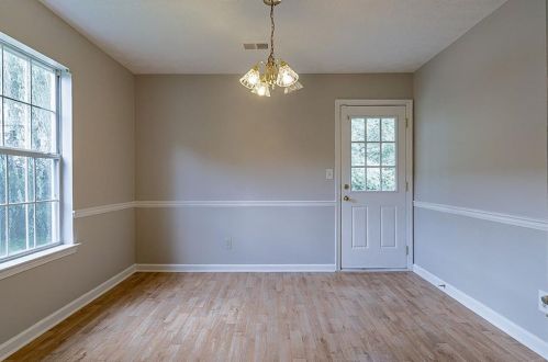 5912 Creekside Dr, Rex GA  30273-1194 exterior