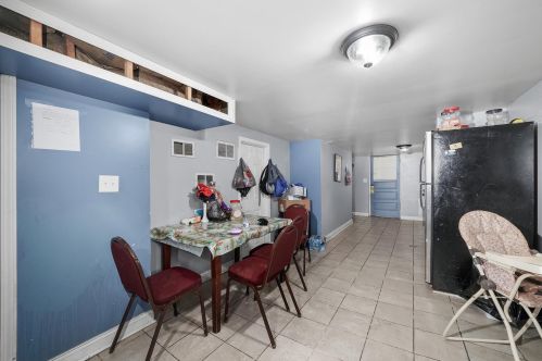 7235 Washtenaw Ave, Chicago IL  60645-1435 exterior