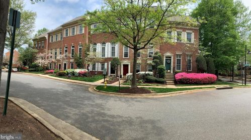 4651 Lambert Dr, Alexandria, VA 22311-4942