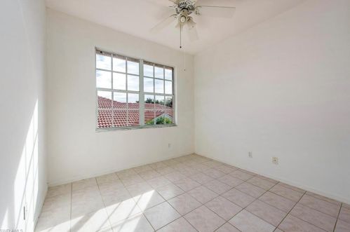 2033 Crestview Way, Naples FL 34119-3375 exterior