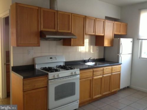 2127 8th St, Philadelphia PA 19148-3134 exterior