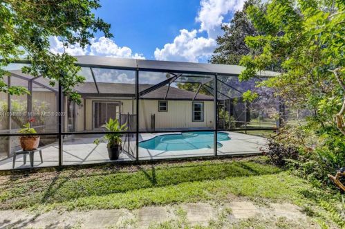 681 College Park Rd, Fort Pierce FL 34953-3330 exterior