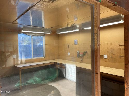 2087 Whitehall Rd, Meskegon MI 49445-1043 exterior