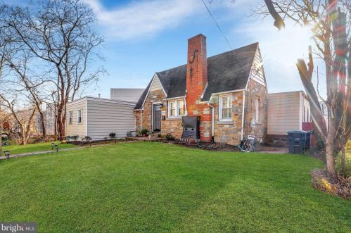 4821 Quarles St, Washington, DC 20019-3958