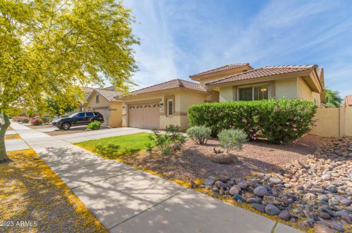 3330 Chambers St, Phoenix AZ  85041-7403 exterior