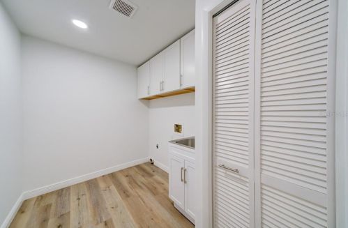 5012 Barrowe Dr, Tampa FL 33624-2593 exterior