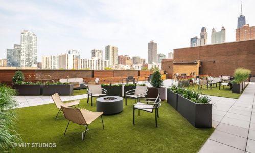 849 Franklin St, Chicago IL 60610-8793 exterior