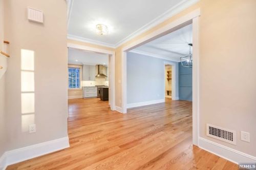 81 Trommel Dr, Mahwah NJ 07430-1533 exterior