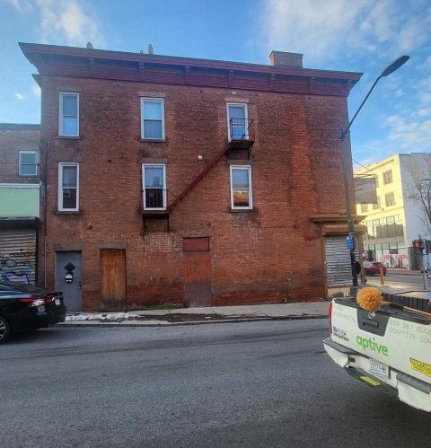 1 Hamilton St, Poughkeepsie NY  12601-3307 exterior