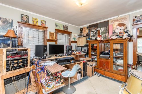 325 Montana St, Milwaukee WI 53219-3077 exterior