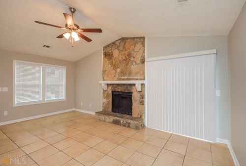 6282 Creekford Dr, Lithonia GA  30058-7913 exterior