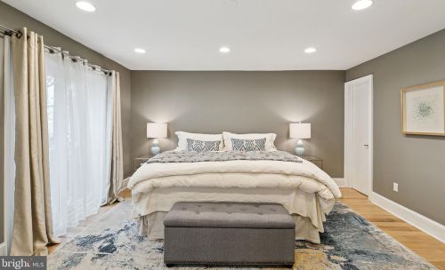 128 Bainbridge St, Philadelphia PA  19147-2402 exterior