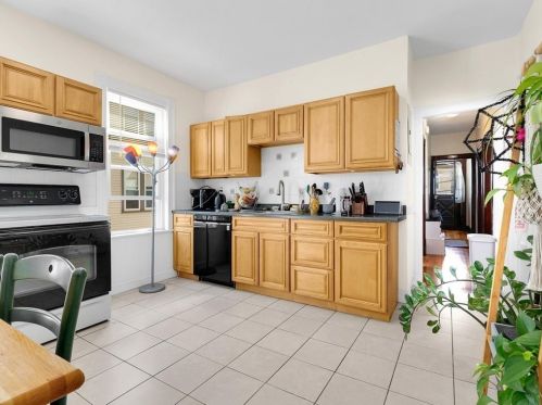 82 Elmira St, Boston MA exterior