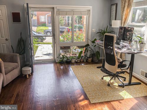 218 Taylor Run Pkwy, Alexandria VA  22314-4932 exterior