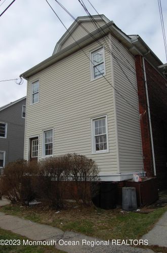 345 Elm St, Perth Amboy NJ  08861-4015 exterior