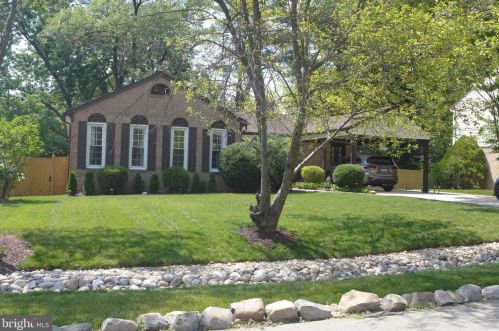 10320 Bells Mill Ter, Rockville MD  20854-4030 exterior