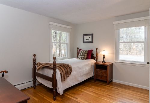 136 Sewalls Fls Rd, Concord NH 03301-4725 exterior