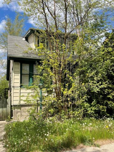 529 75th St, Milwaukee WI  53214-3501 exterior