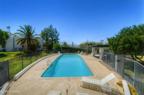 720 Roller Coaster Rd, Tucson AZ 85704-2628 exterior