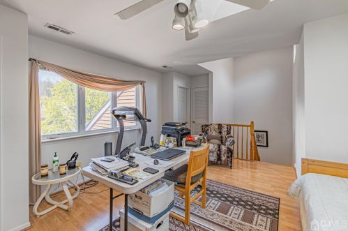 133 Coppertree Ct, Edison NJ 08820-4055 exterior