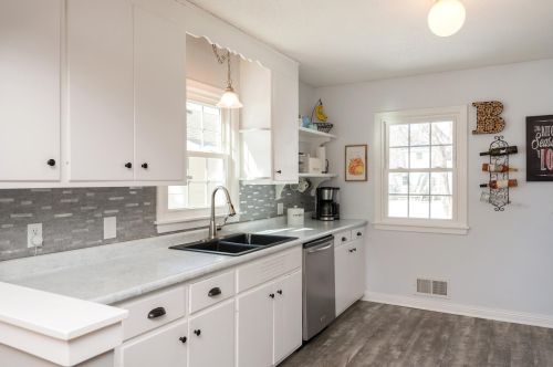 1233 Vly St, Chaska MN 55318-2425 exterior