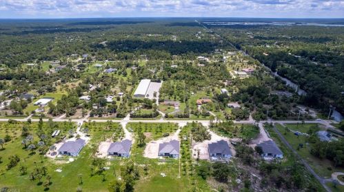 739 23rd St, Naples, FL 34117-1830