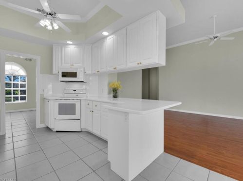 5211 Hawkesbury Way, Naples FL 34119-9582 exterior