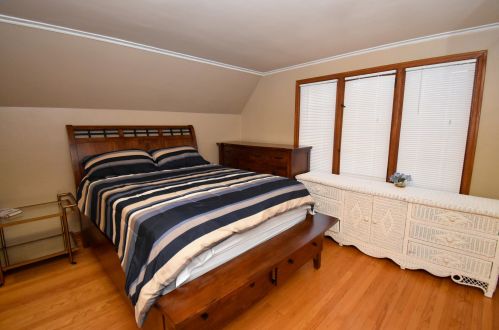 3308 46, Milwaukee WI 53219-4824 exterior