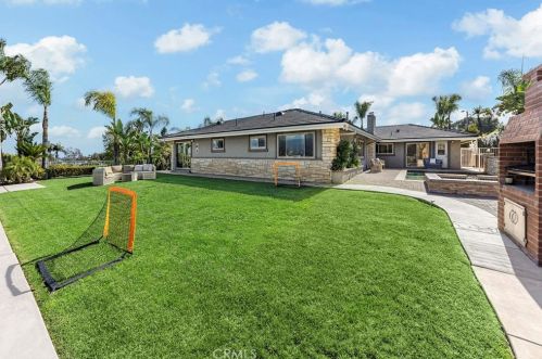 1347 Dana Pl, Fullerton CA  92831-1108 exterior