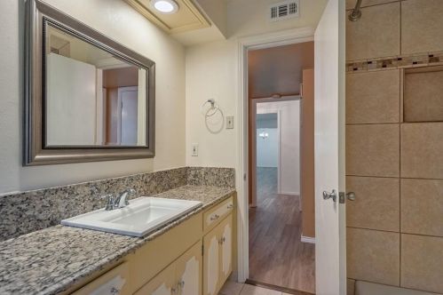 2664 Beechmont Dr, Dallas TX 75228-4224 exterior