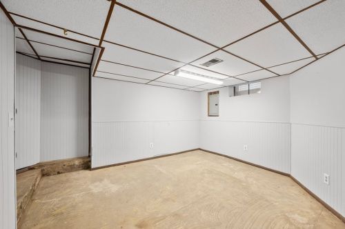 76 Montclair Ave, Pittsburgh PA 15229-1754 exterior