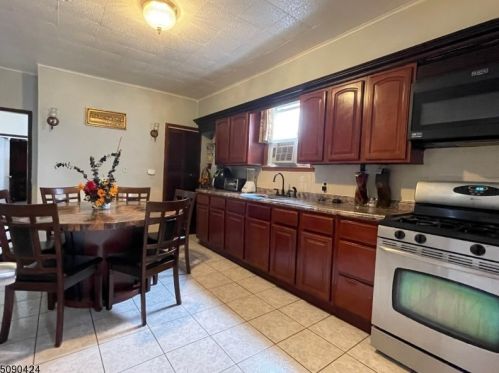 990 26th St, Paterson NJ 07513-1314 exterior