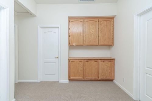 1375 Kerslake Cir, Folsom CA 95630-8460 exterior