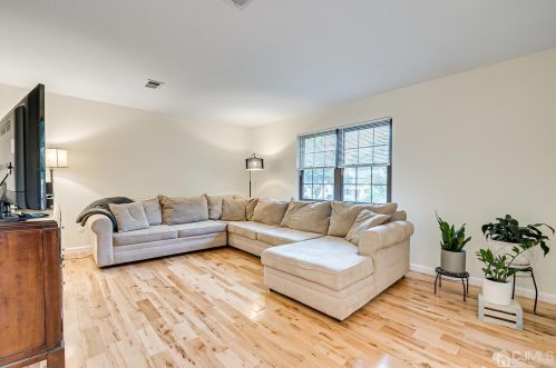 30 Prospect St, Metuchen NJ 08840-2270 exterior