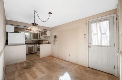 1714 Arnold St, Pittsburgh PA 15205-3504 exterior