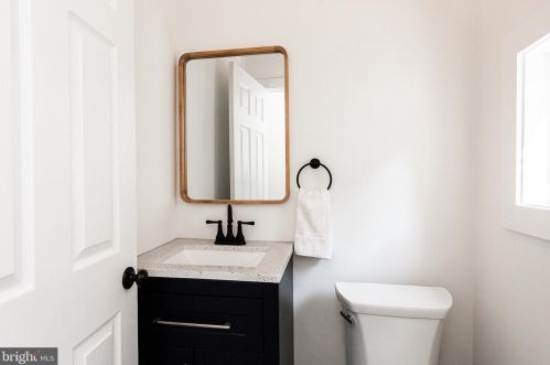 216 James St, Lancaster PA 17603-2910 exterior