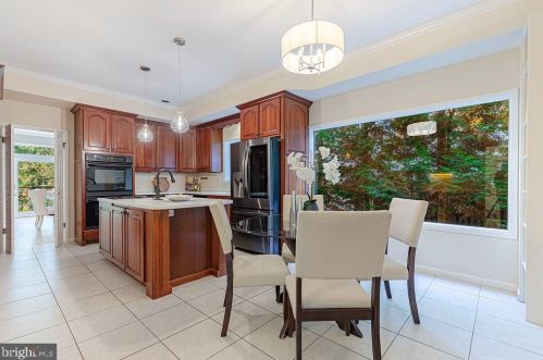 1515 Highwood Dr, Mc Lean VA  22101-5800 exterior